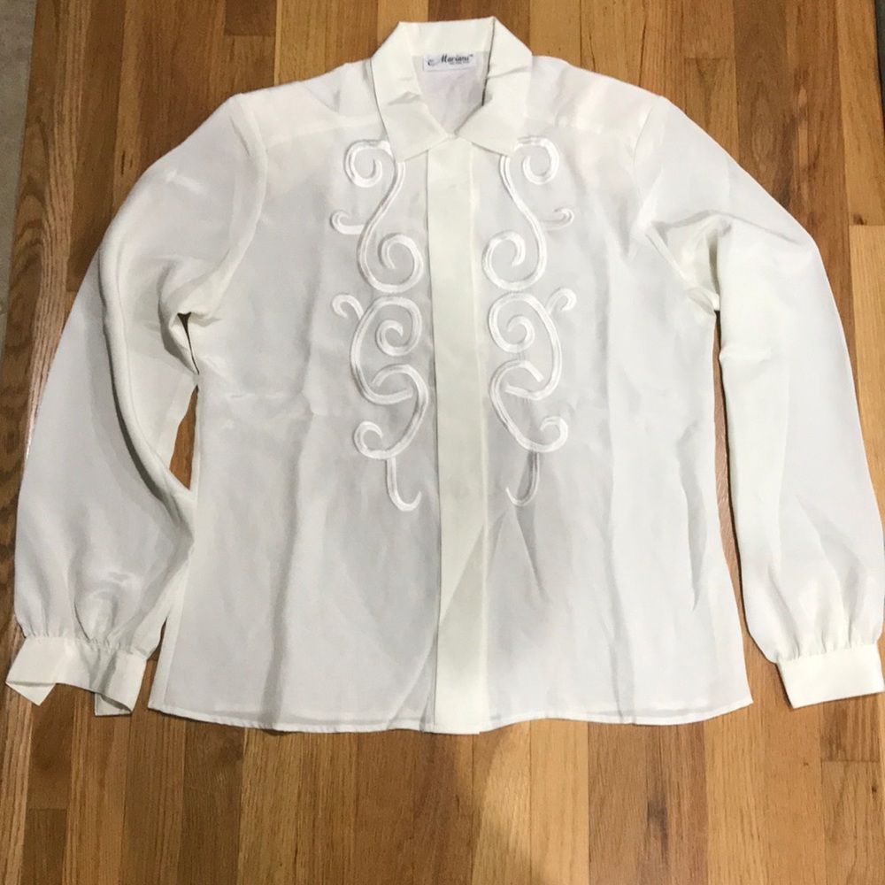 NWOT - Women’s White Button Down Blouse Medium